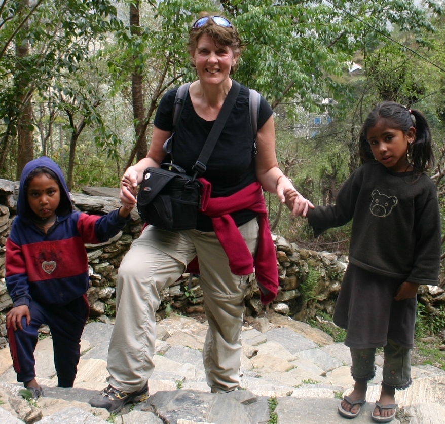 Helen_and_Girls_Nepal